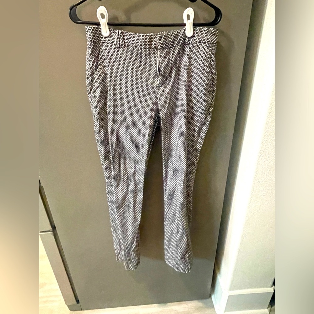 Black and White Calvin Klein Pants - Size 6